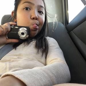 Meet your Posher, Yeliz